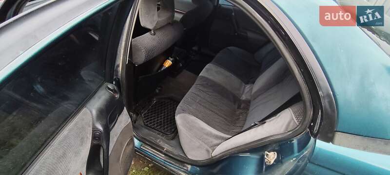 Седан Opel Omega 1994 в Монастыриске