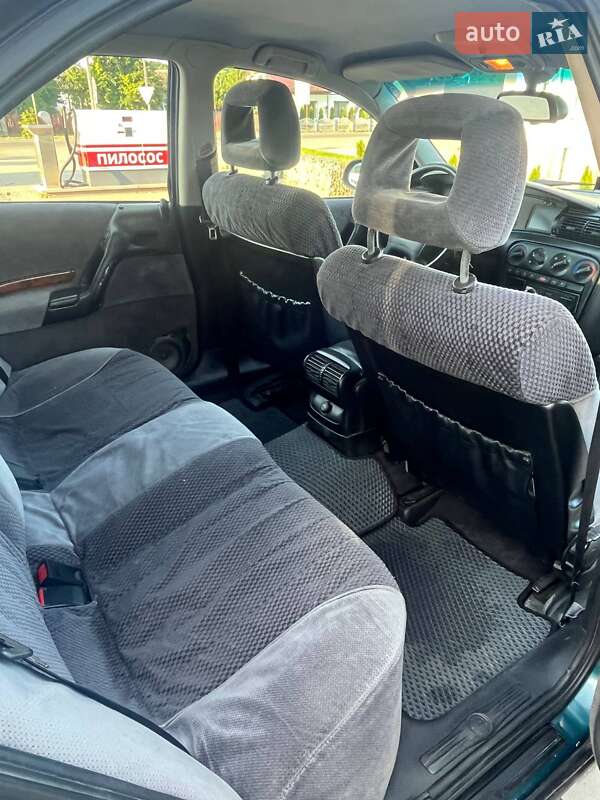 Седан Opel Omega 1994 в Снятине