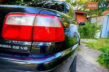 Седан Opel Omega 2001 в 