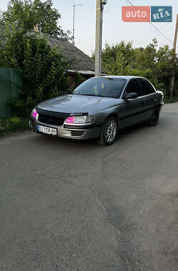 Седан Opel Omega 1995 в Кодыме