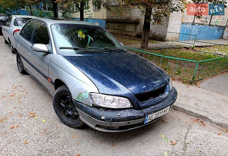Седан Opel Omega 1995 в 
