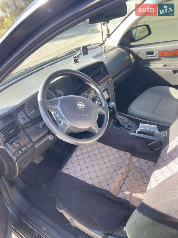 Седан Opel Omega 2003 в Баре