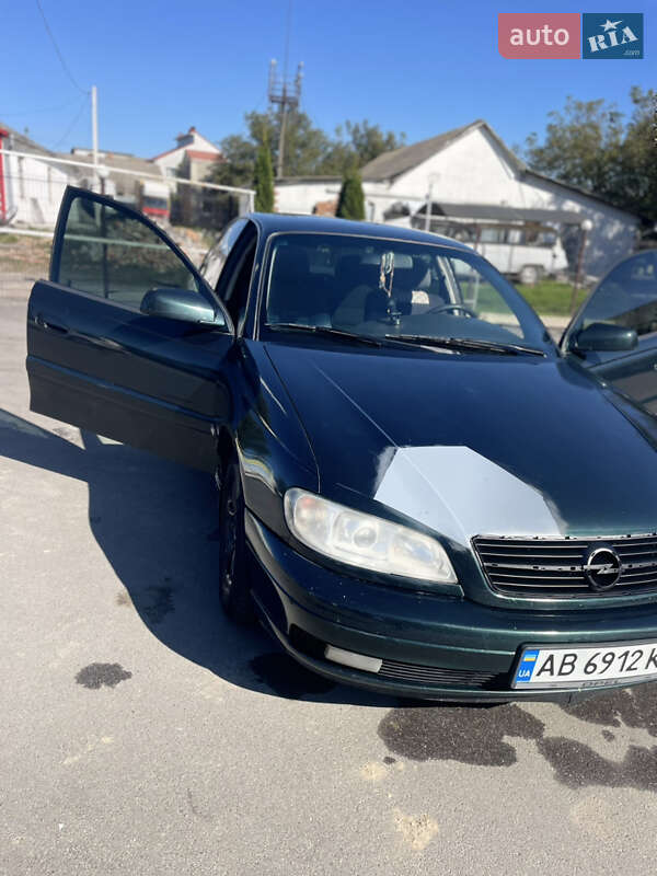 Седан Opel Omega 2003 в Баре