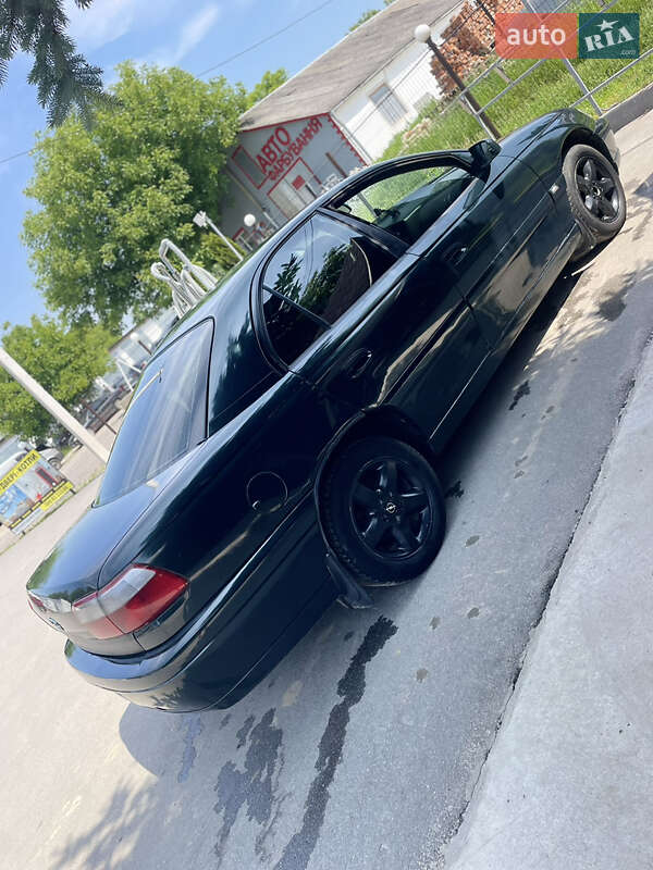 Седан Opel Omega 2003 в Баре