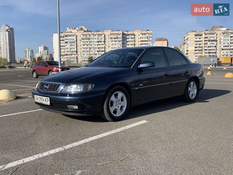 Седан Opel Omega 2000 в 