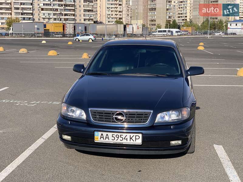 Седан Opel Omega 2000 в Киеве