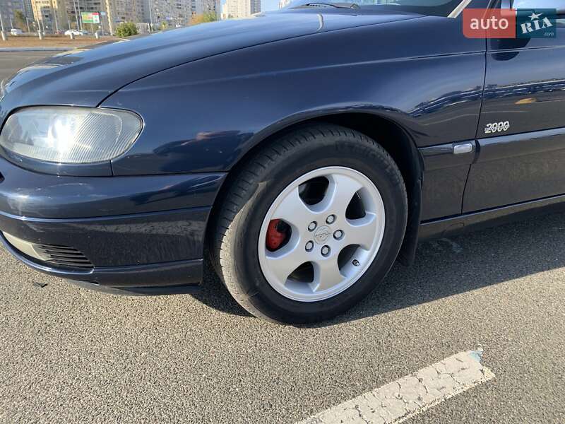 Седан Opel Omega 2000 в Киеве