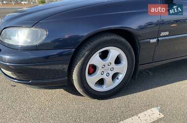 Седан Opel Omega 2000 в 