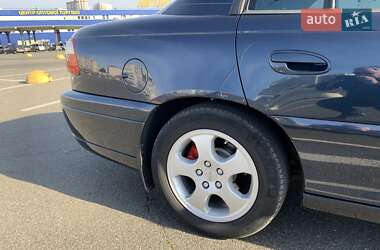 Седан Opel Omega 2000 в 