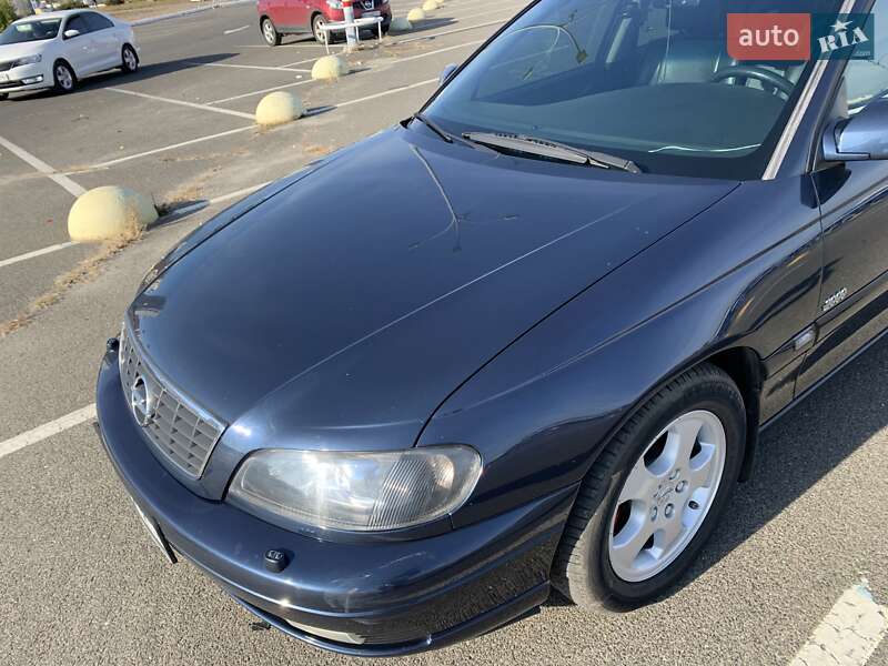 Седан Opel Omega 2000 в Киеве