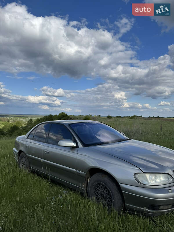 Седан Opel Omega 2002 в Полтаве