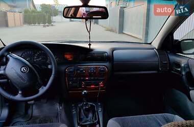Седан Opel Omega 1996 в 