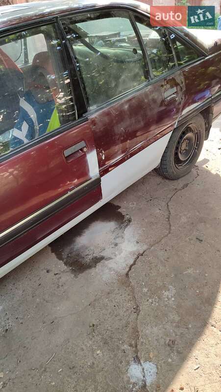 Седан Opel Omega 1991 в Кицмани фото 11 Седан Opel Omega 1991 в Кицмани