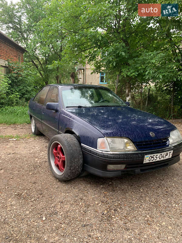 Седан Opel Omega 1987 в Тлумаче