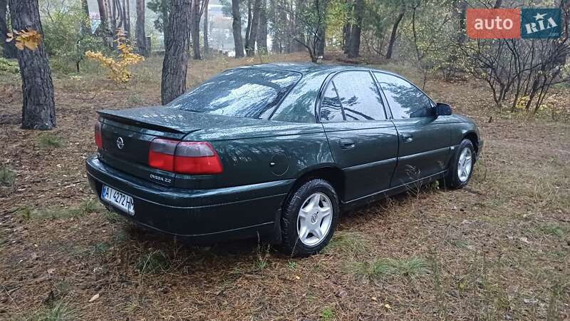 Седан Opel Omega 2000 в Боровій