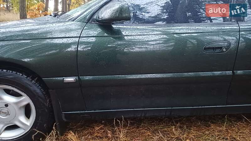 Седан Opel Omega 2000 в Боровій