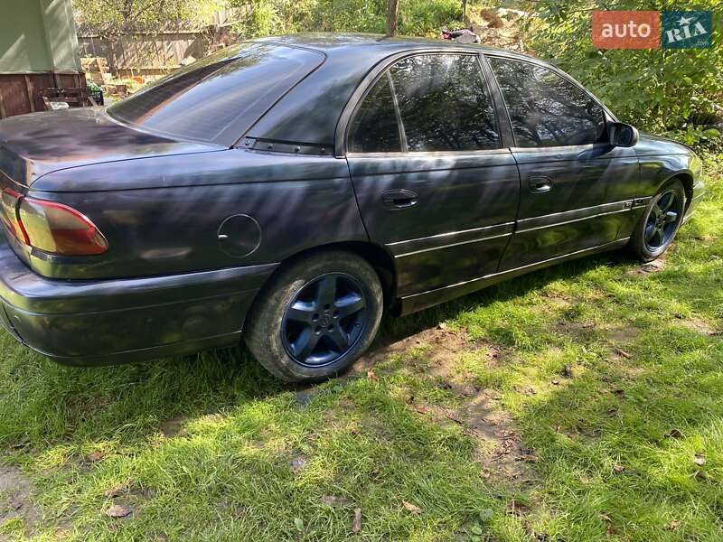 Седан Opel Omega 1995 в Черновцах