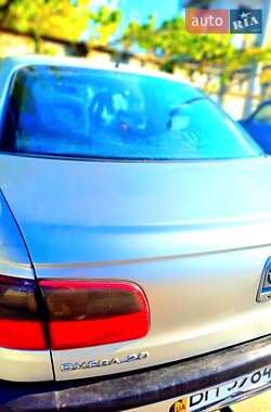 Седан Opel Omega 1995 в Южном