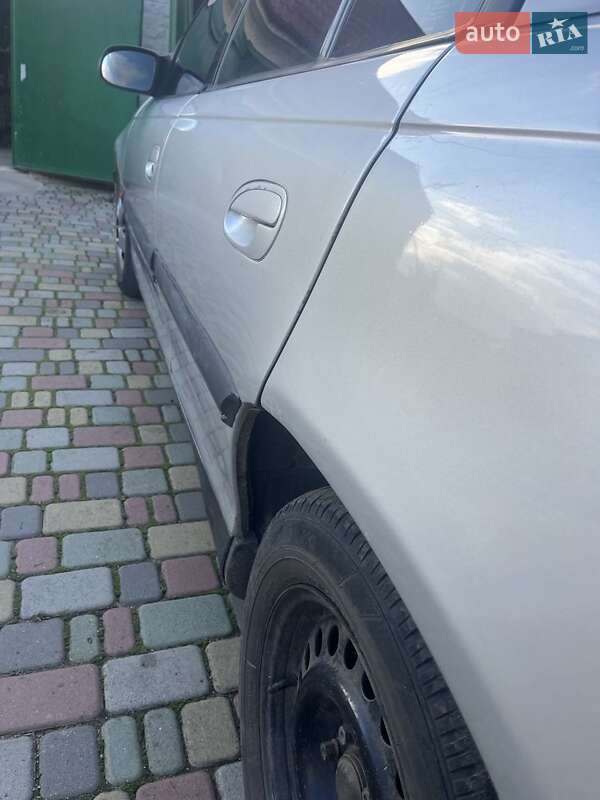 Седан Opel Omega 1998 в Новоукраинке