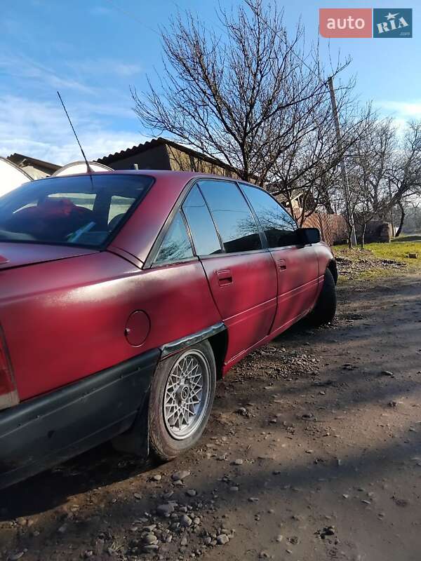 Седан Opel Omega 1988 в Хотине фото 4 Седан Opel Omega 1988 в Хотине