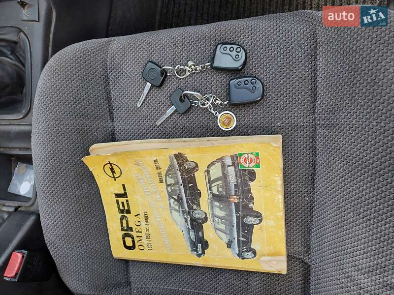 Седан Opel Omega 1992 в Києві фото 10 Седан Opel Omega 1992 в Києві