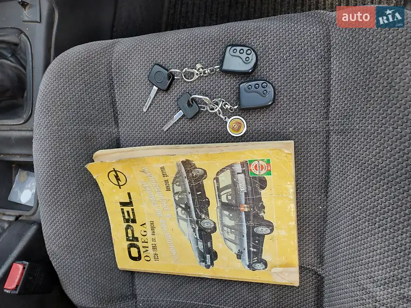Седан Opel Omega 1992 в Києві документ 2 фото Седан Opel Omega 1992 в Києві документ