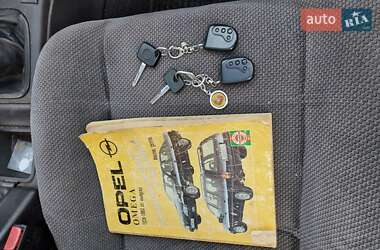 Седан Opel Omega 1992 в 