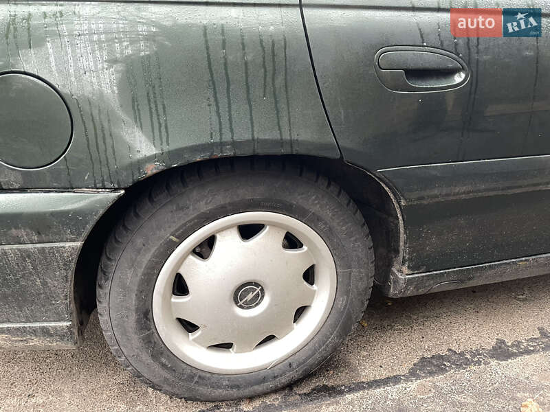 Седан Opel Omega 2000 в Житомире