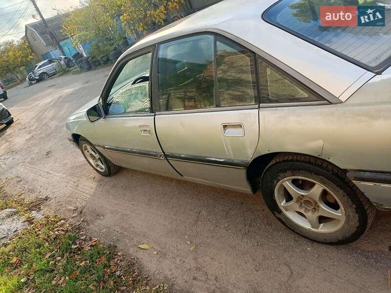 Седан Opel Omega 1988 в Одессе фото 3 Седан Opel Omega 1988 в Одессе