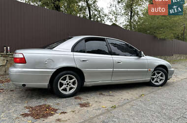 Седан Opel Omega 2000 в 