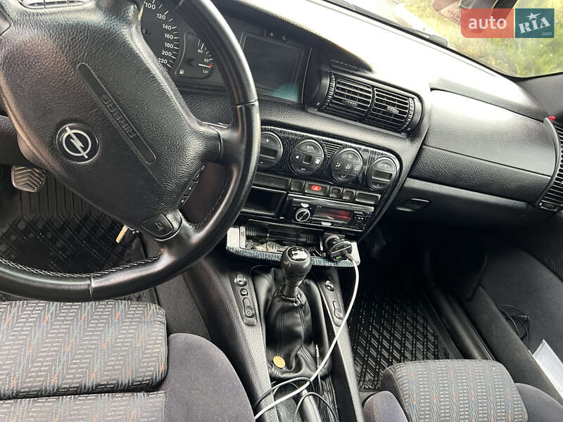 Седан Opel Omega 1998 в Надвірній фото 12 Седан Opel Omega 1998 в Надвірній