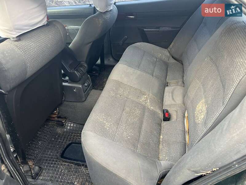 Седан Opel Omega 2000 в Киеве