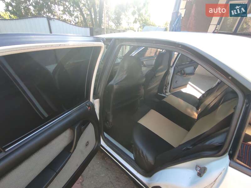 Седан Opel Omega 1993 в Кременчуге