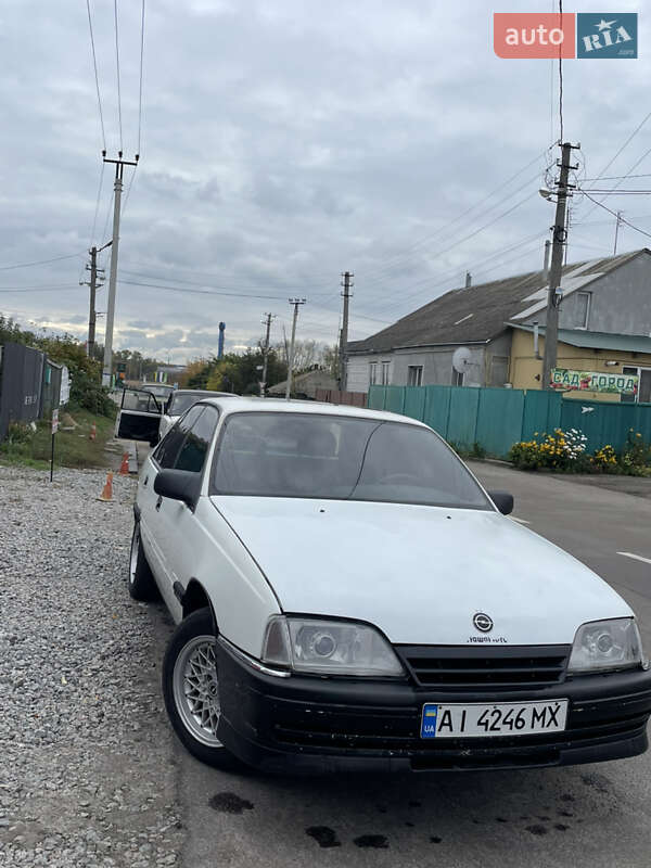 Седан Opel Omega 1987 в Барышевке фото 3 Седан Opel Omega 1987 в Барышевке