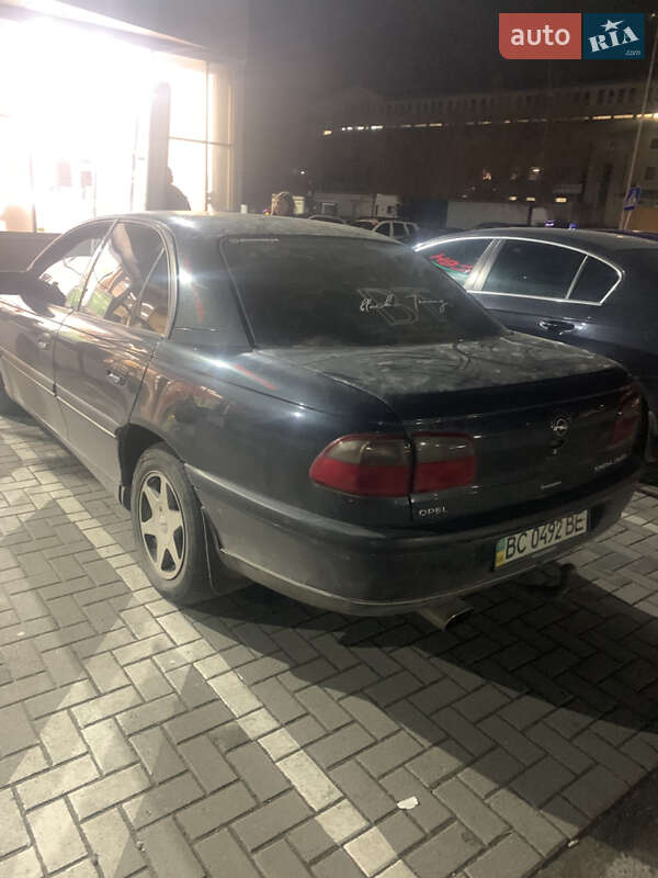 Седан Opel Omega 1996 в Львове