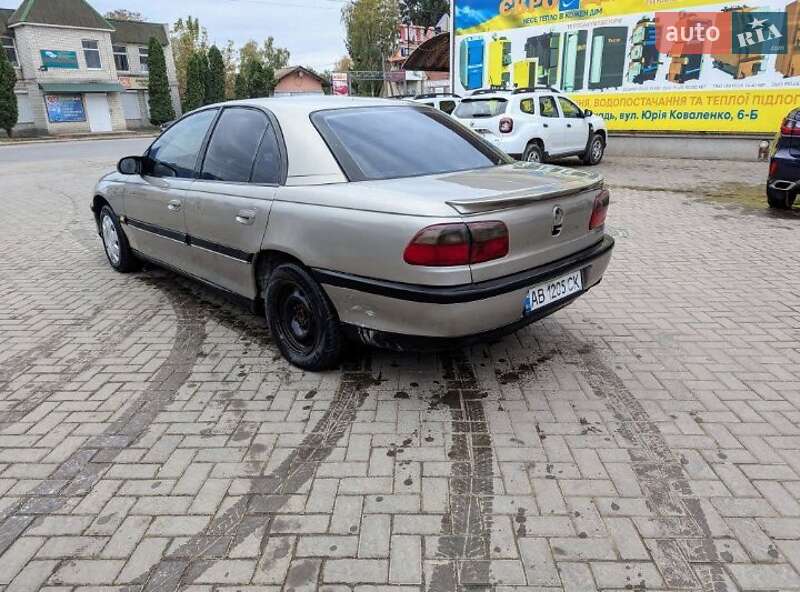 Седан Opel Omega 1996 в Близнюках