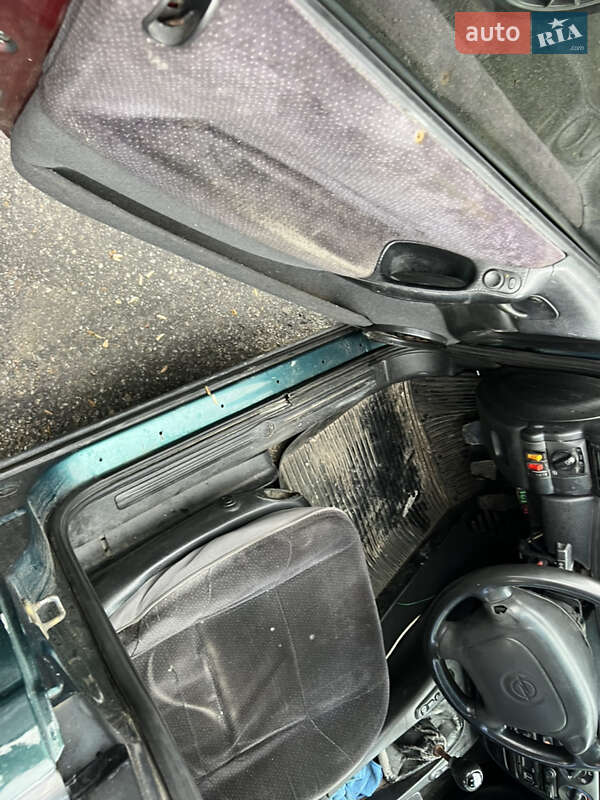 Седан Opel Omega 1995 в Киеве фото 19 Седан Opel Omega 1995 в Киеве