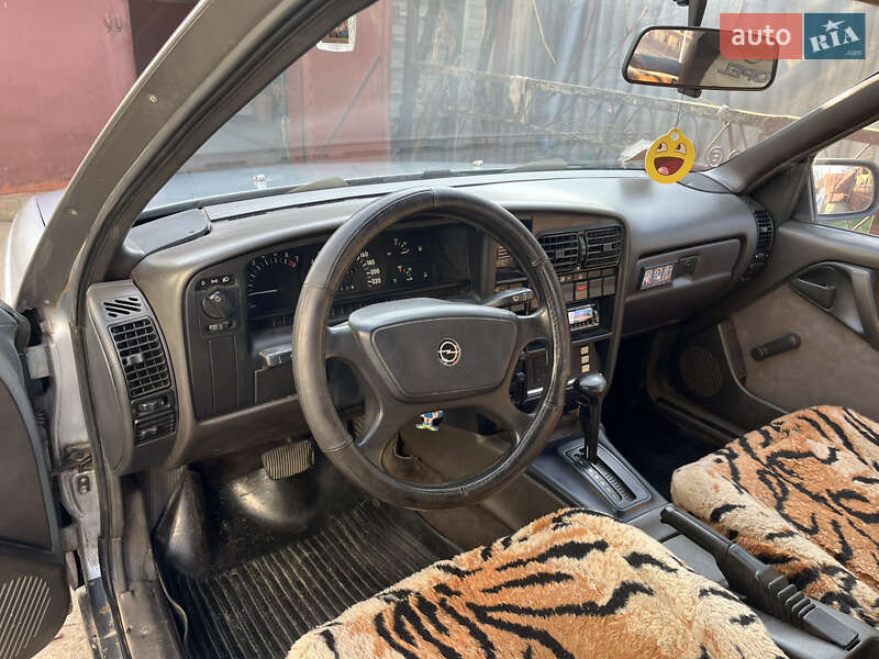 Седан Opel Omega 1987 в Ізмаїлі