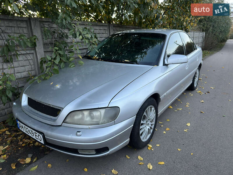 Седан Opel Omega 2002 в Яготине