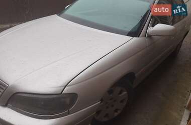Седан Opel Omega 2000 в Вижнице