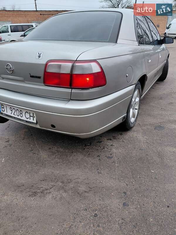 Седан Opel Omega 2002 в Лубнах