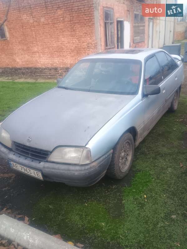 Седан Opel Omega 1987 в Александрие фото Седан Opel Omega 1987 в Александрие