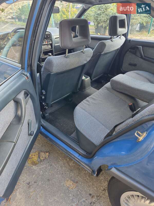 Седан Opel Omega 1987 в Кременчуге