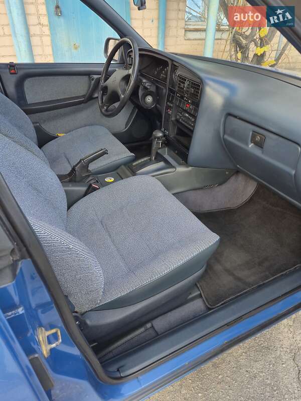 Седан Opel Omega 1987 в Кременчуге