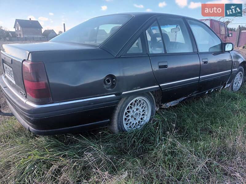 Седан Opel Omega 1991 в Южном