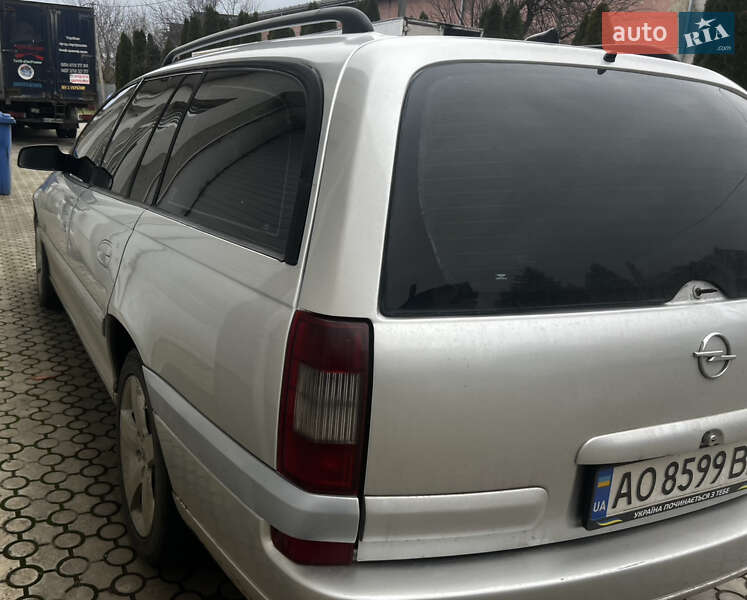 Універсал Opel Omega 2001 в Ужгороді