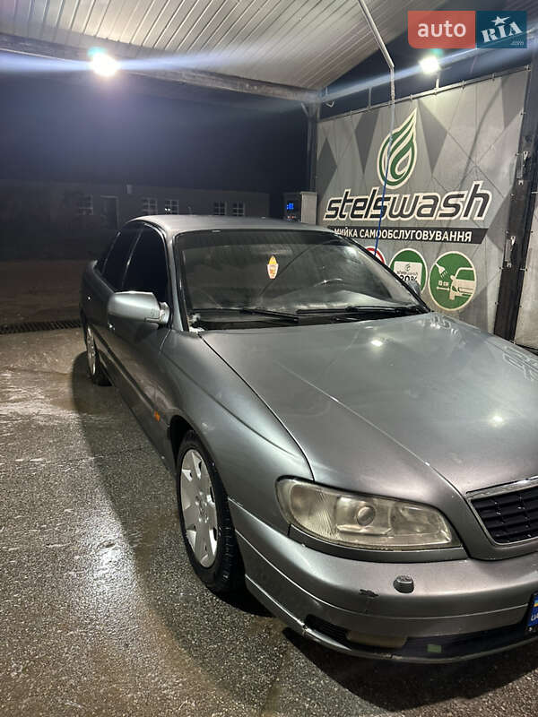 Седан Opel Omega 2000 в Черновцах
