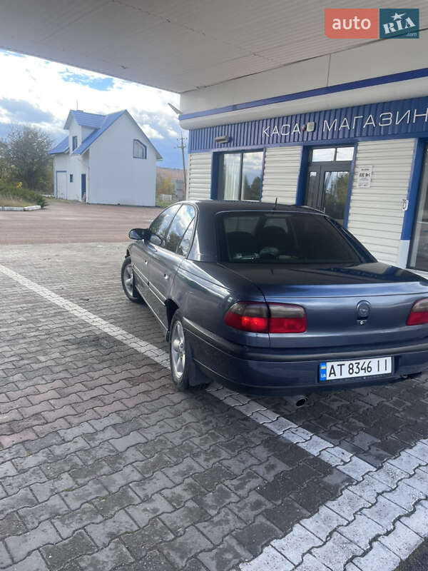 Седан Opel Omega 1998 в Надвірній