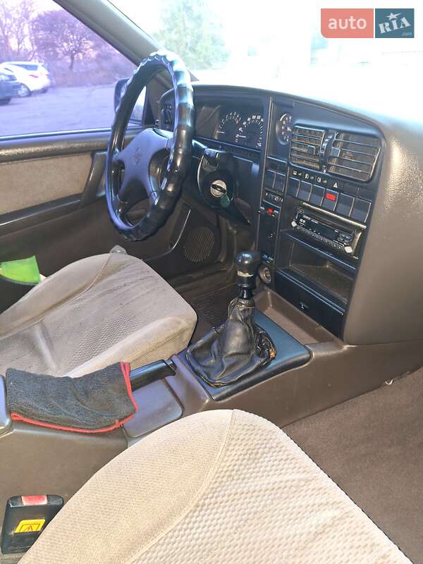 Седан Opel Omega 1990 в Полтаві