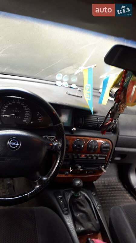 Седан Opel Omega 1998 в Дніпрі